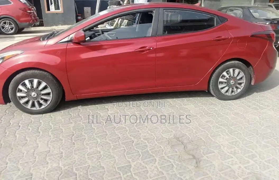 Hyundai Elantra 2015 Red