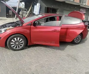 Hyundai Elantra 2015 Red
