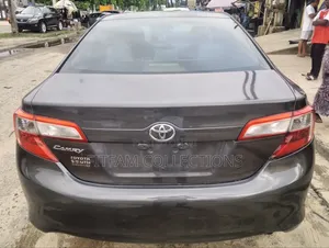 Toyota Camry LE 4dr Sedan (2.5L 4cyl 6A) 2013 Gray