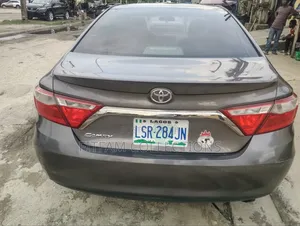 Toyota Camry SE 4dr Sedan (2.5L 4cyl 6A) 2015 Gray
