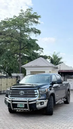 Toyota Tundra 2011 Black