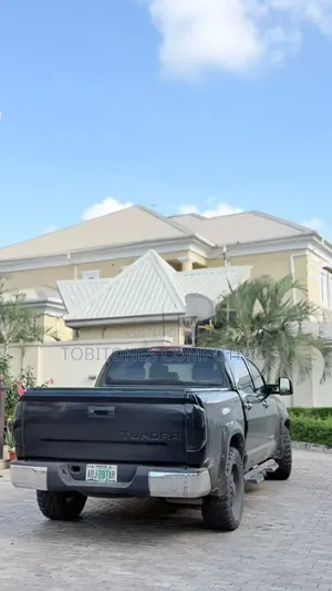 Toyota Tundra 2011 Black