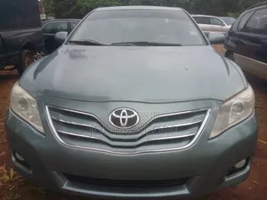 Toyota Camry LE 4dr Sedan (2.5L 4cyl 6AM) 2010 Red