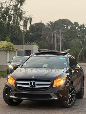 Mercedes-Benz GLA 250 2015 Black