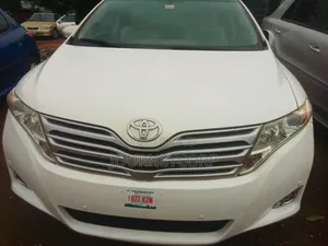 Toyota Venza LE 2011 White