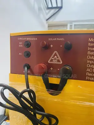 Qasa 1200VA Solar Generator With Solar Panel
