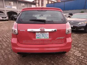 Toyota Matrix Hatchback FWD (1.8L 4cyl 5M) 2006 Red