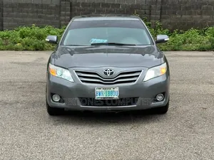 Toyota Camry LE 4dr Sedan (2.5L 4cyl 6A) 2011 Gray