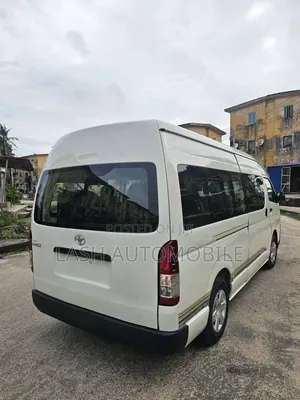 Toyota HiAce 2015 White