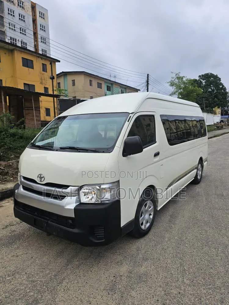 Toyota HiAce 2015 White