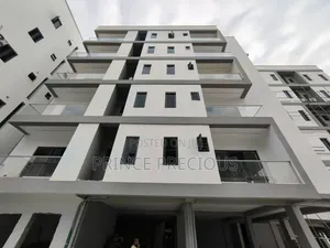 3bdrm Apartment in Lekki Phase 1 for rent