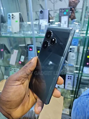 Realme GT 6 512 GB Red