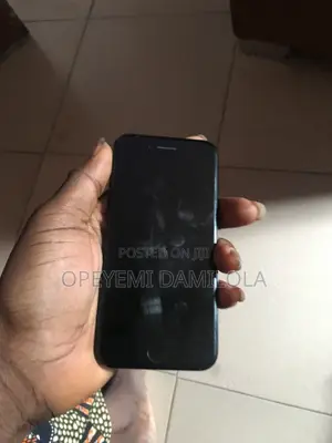 Apple iPhone 7 32 GB Black