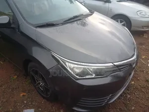 Toyota Corolla LE (1.8L 4cyl 2A) 2019 Gray