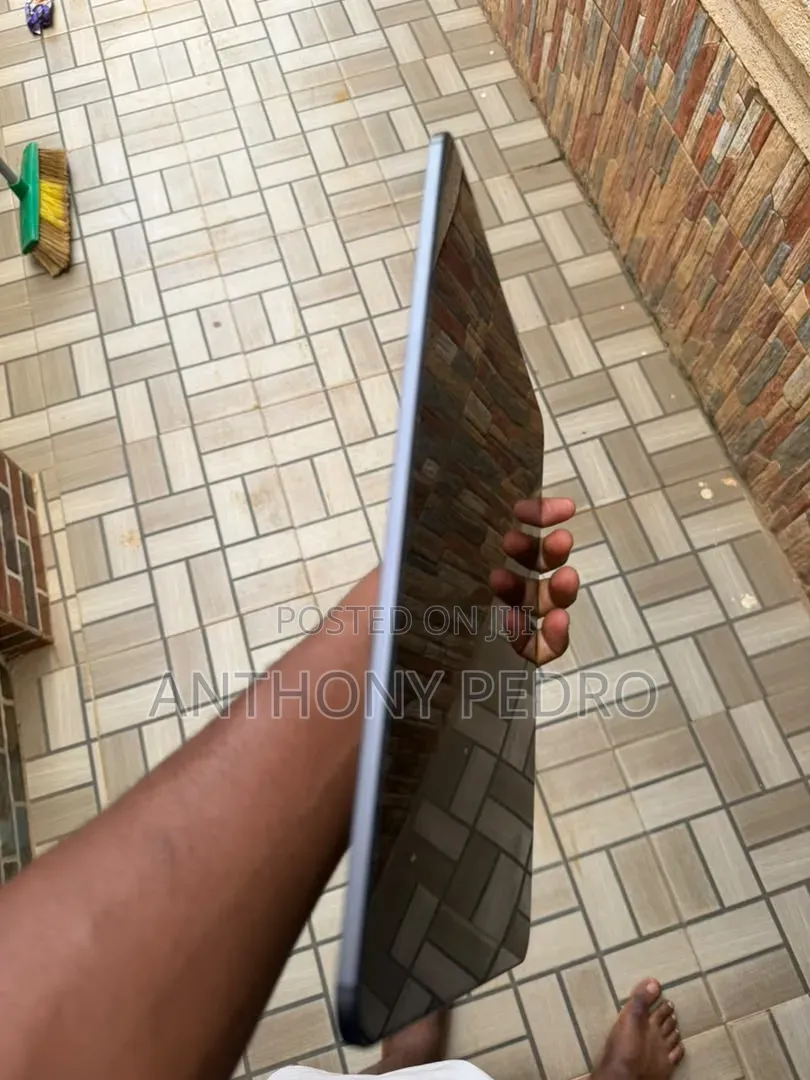 Apple iPad (2025) 256 GB Black