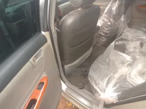 Toyota Corolla LE 2006 Gold