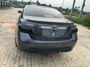 Toyota Camry Base 4dr Sedan (2.5L 4cyl 6M) 2010 Gray