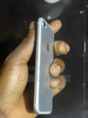 Apple iPhone 7 32 GB Silver