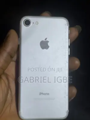 Apple iPhone 7 32 GB Silver