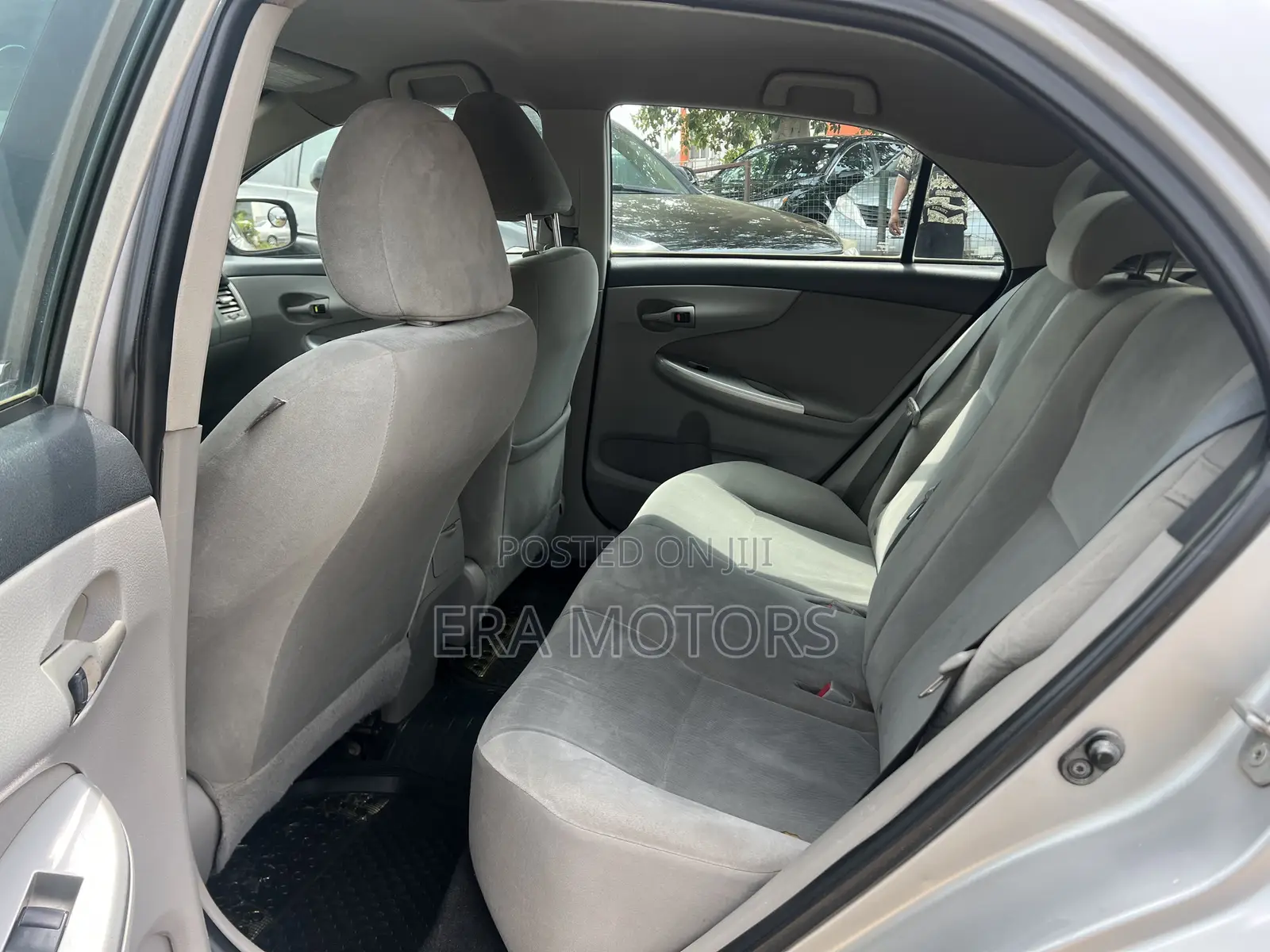 Toyota Corolla 2012 Silver