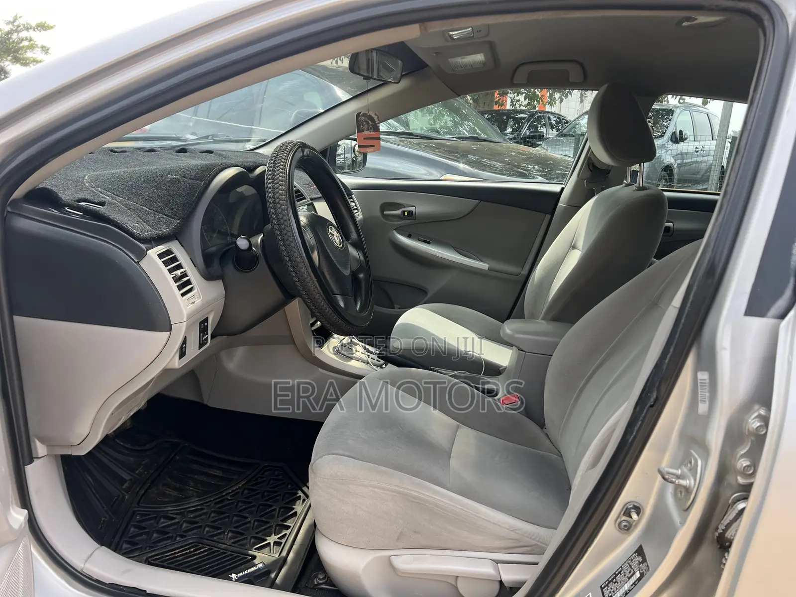 Toyota Corolla 2012 Silver