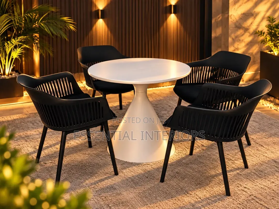 Luxury Restaurant Table and Chairs