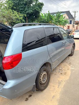 Toyota Sienna 2006
