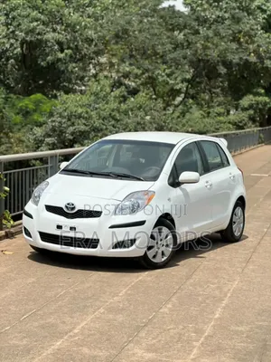 Toyota Yaris 2010 White