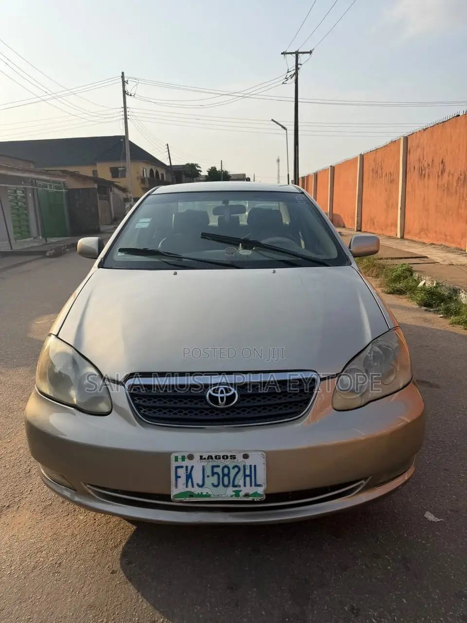 Toyota Corolla LE 2005 Gold