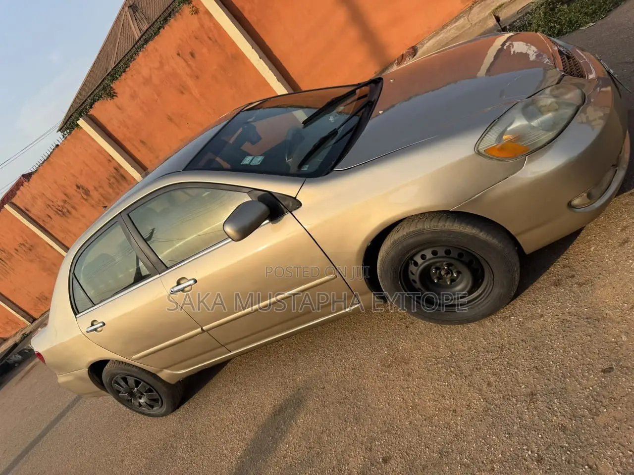 Toyota Corolla LE 2005 Gold