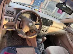 Toyota Corolla LE 2005 Gold