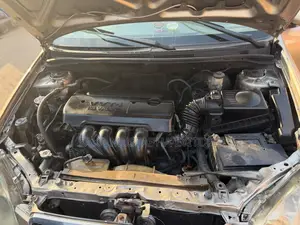Toyota Corolla LE 2005 Gold