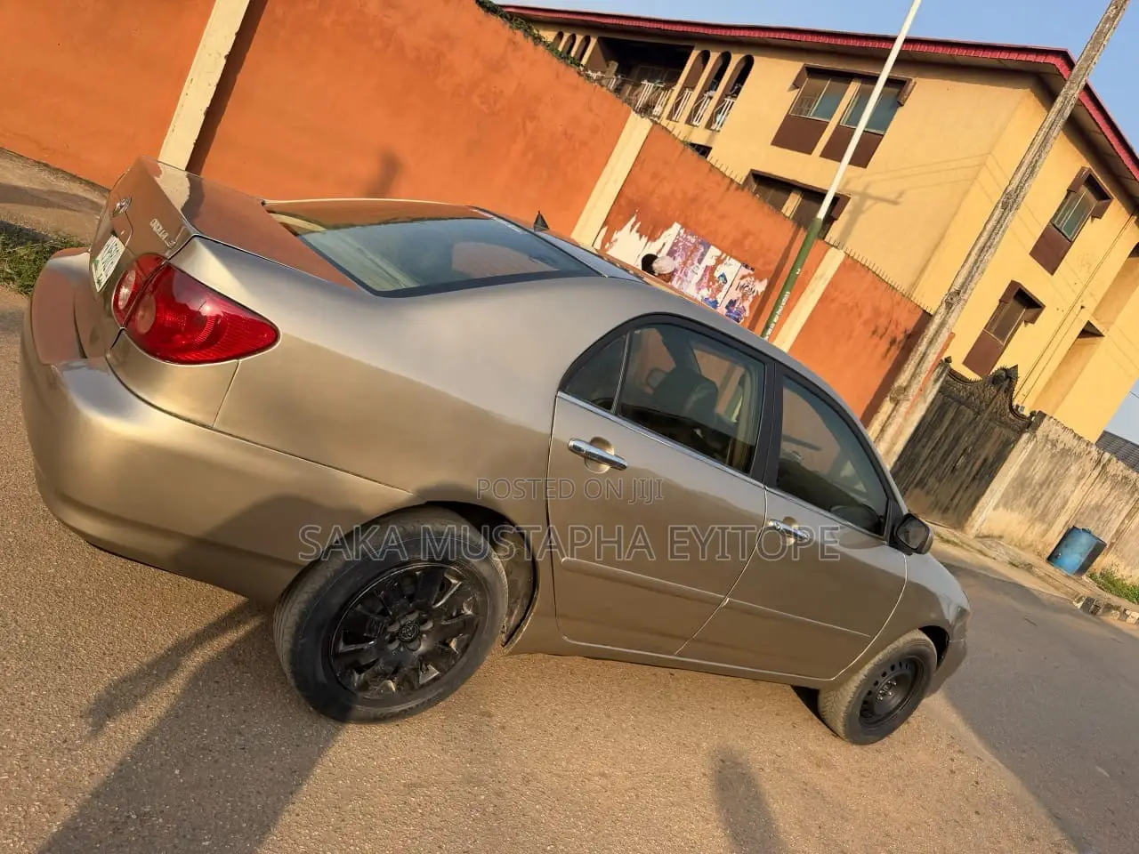 Toyota Corolla LE 2005 Gold