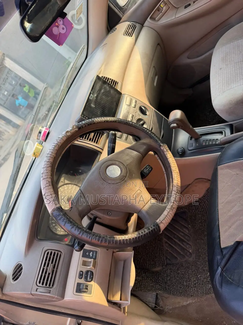 Toyota Corolla LE 2005 Gold