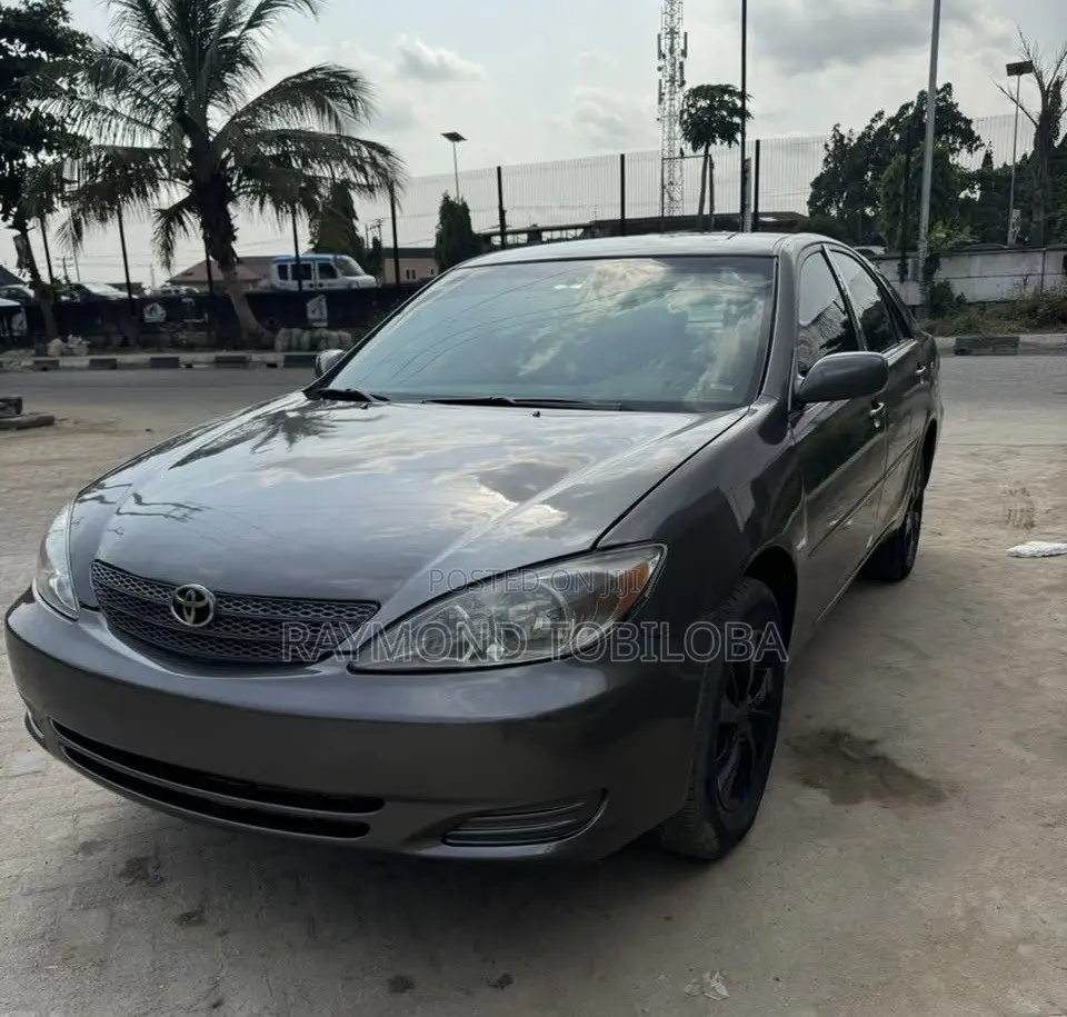 Toyota Camry 2004 Gray