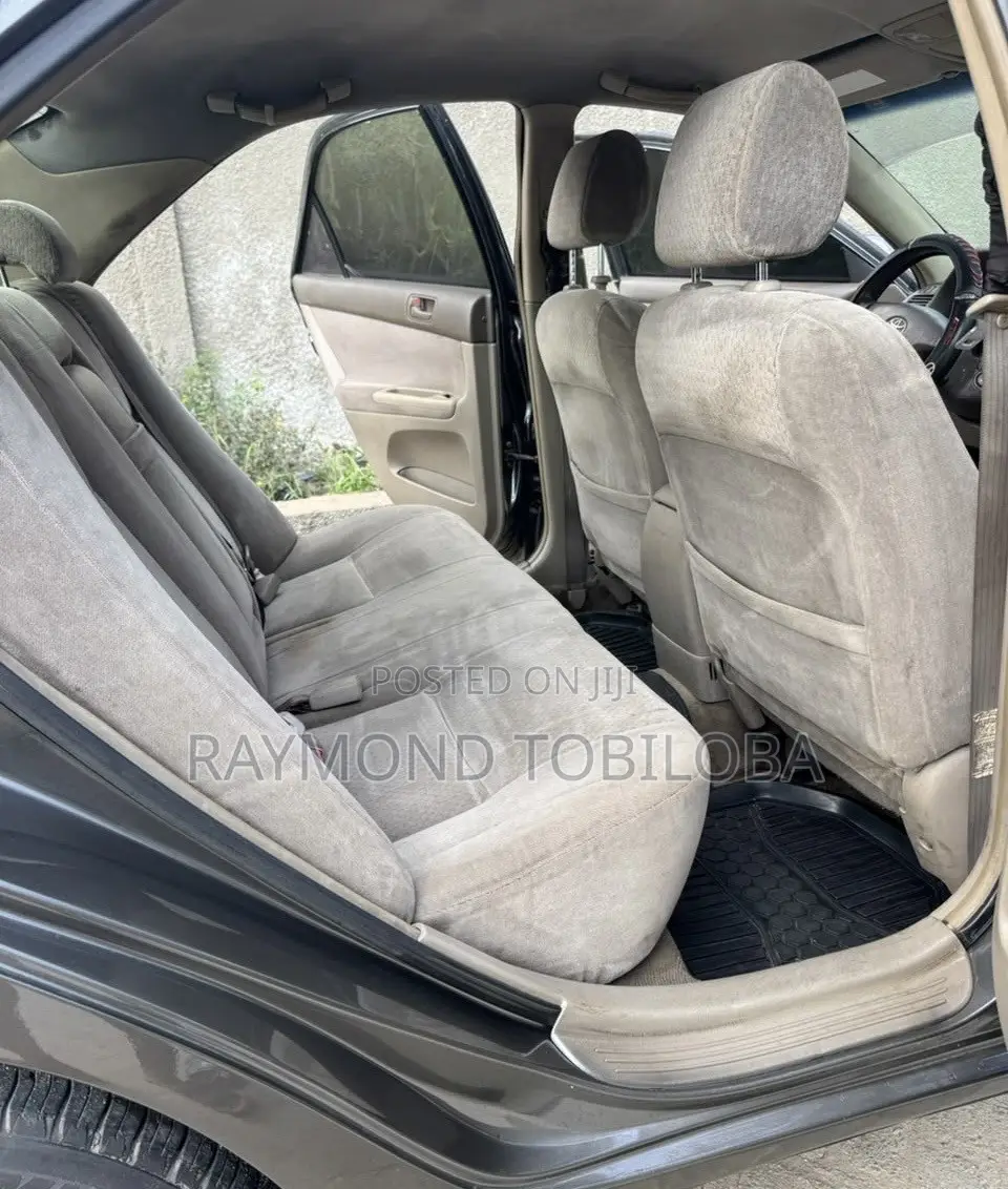 Toyota Camry 2004 Gray