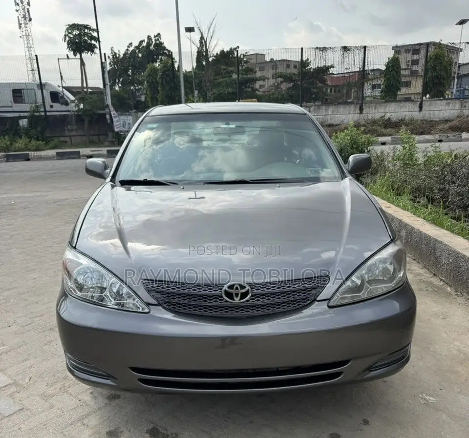 Toyota Camry 2004 Gray