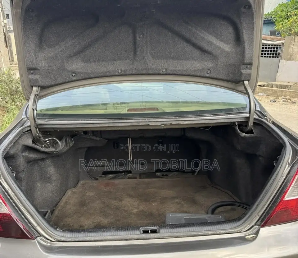 Toyota Camry 2004 Gray