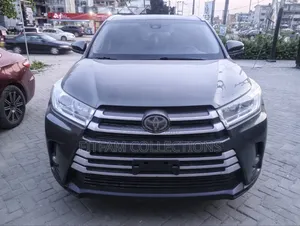 Toyota Highlander XLE 4x2 V6 (3.5L 6cyl 8A) 2018 Green