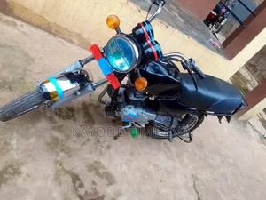 TVS HLX Plus ES 2022 Blue