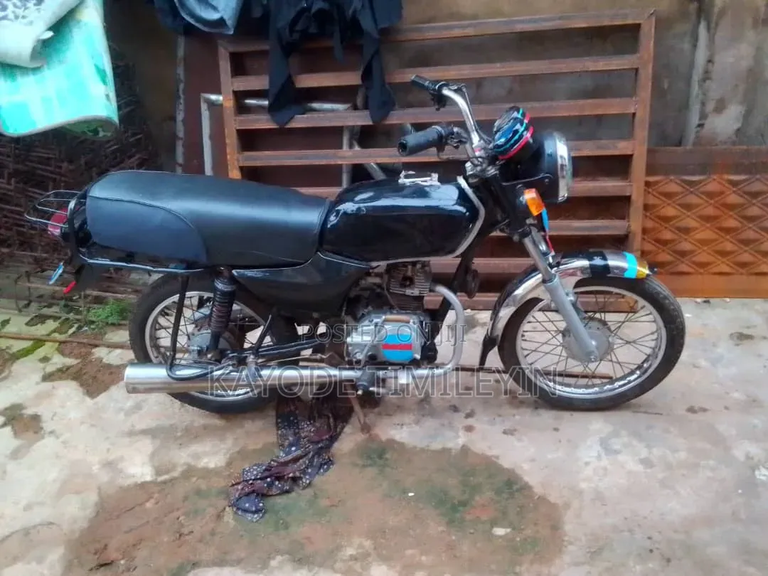TVS HLX Plus ES 2022 Blue