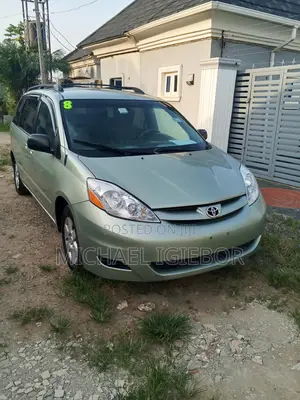 Toyota Sienna LE 2008 Gray