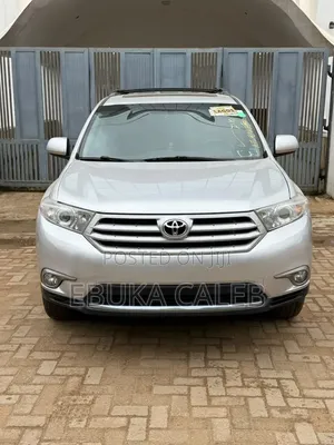 Toyota Highlander SE 2012 Silver
