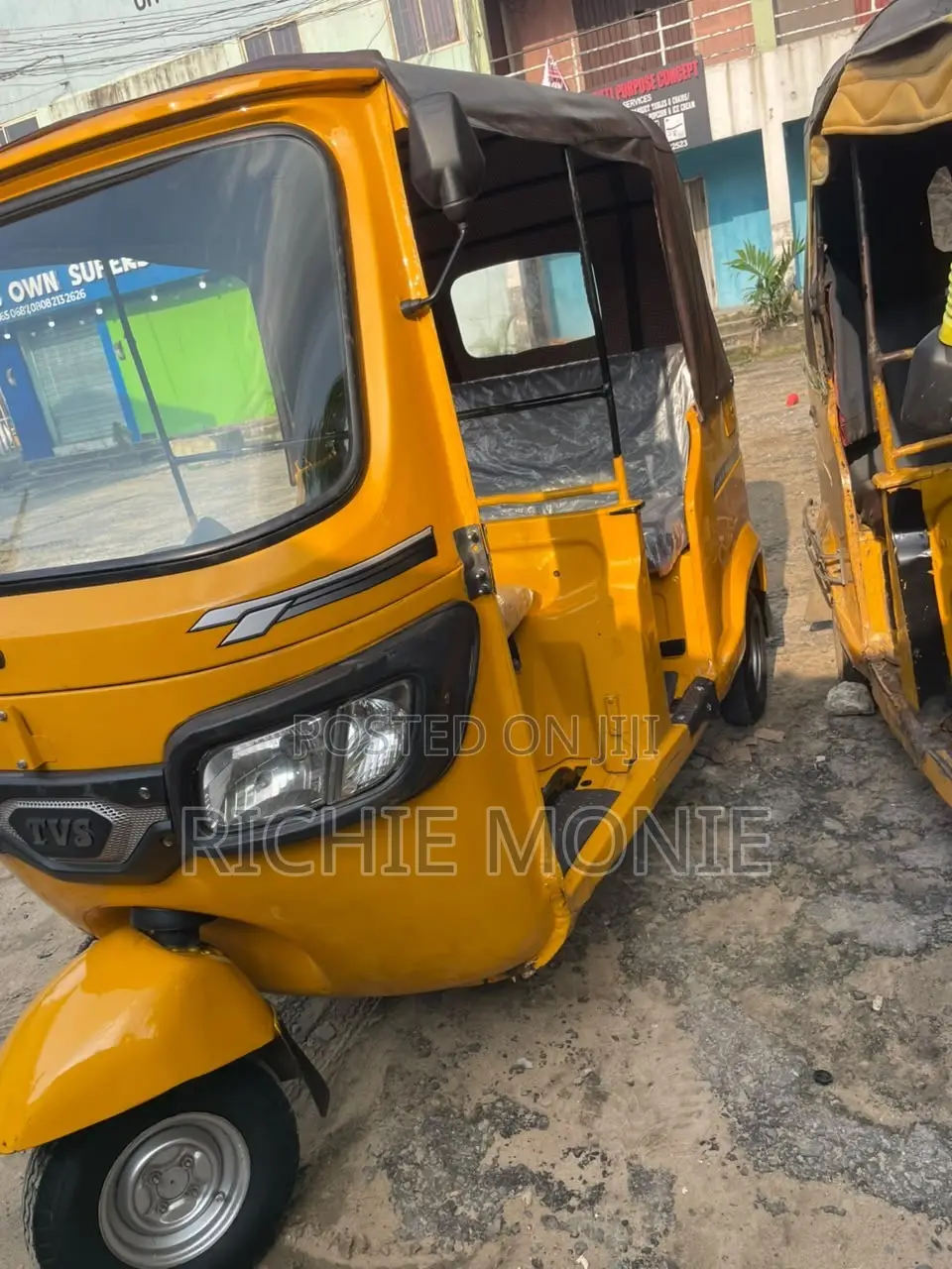 TVS King Deluxe Plus iTouch Start 2025 Yellow