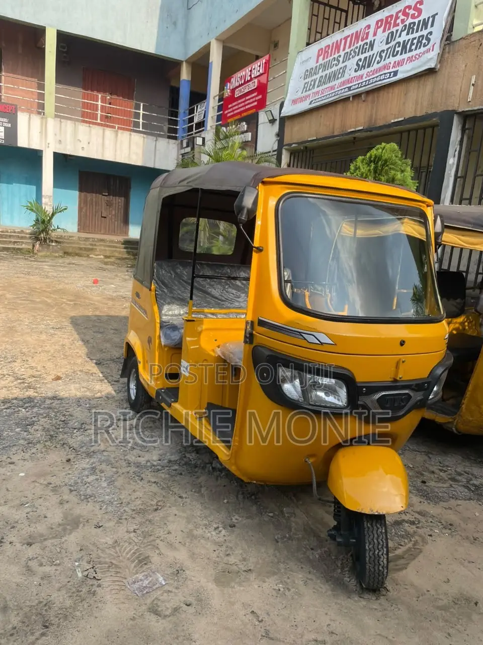 TVS King Deluxe Plus iTouch Start 2025 Yellow