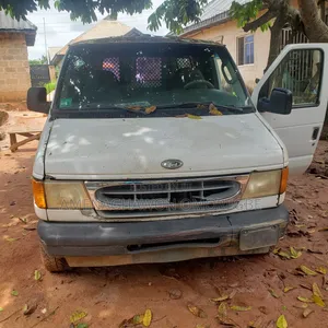 Ford E250 2024 White