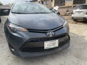 Toyota Corolla LE 4dr Sedan (1.8L 4cyl CVT) 2017 Gray