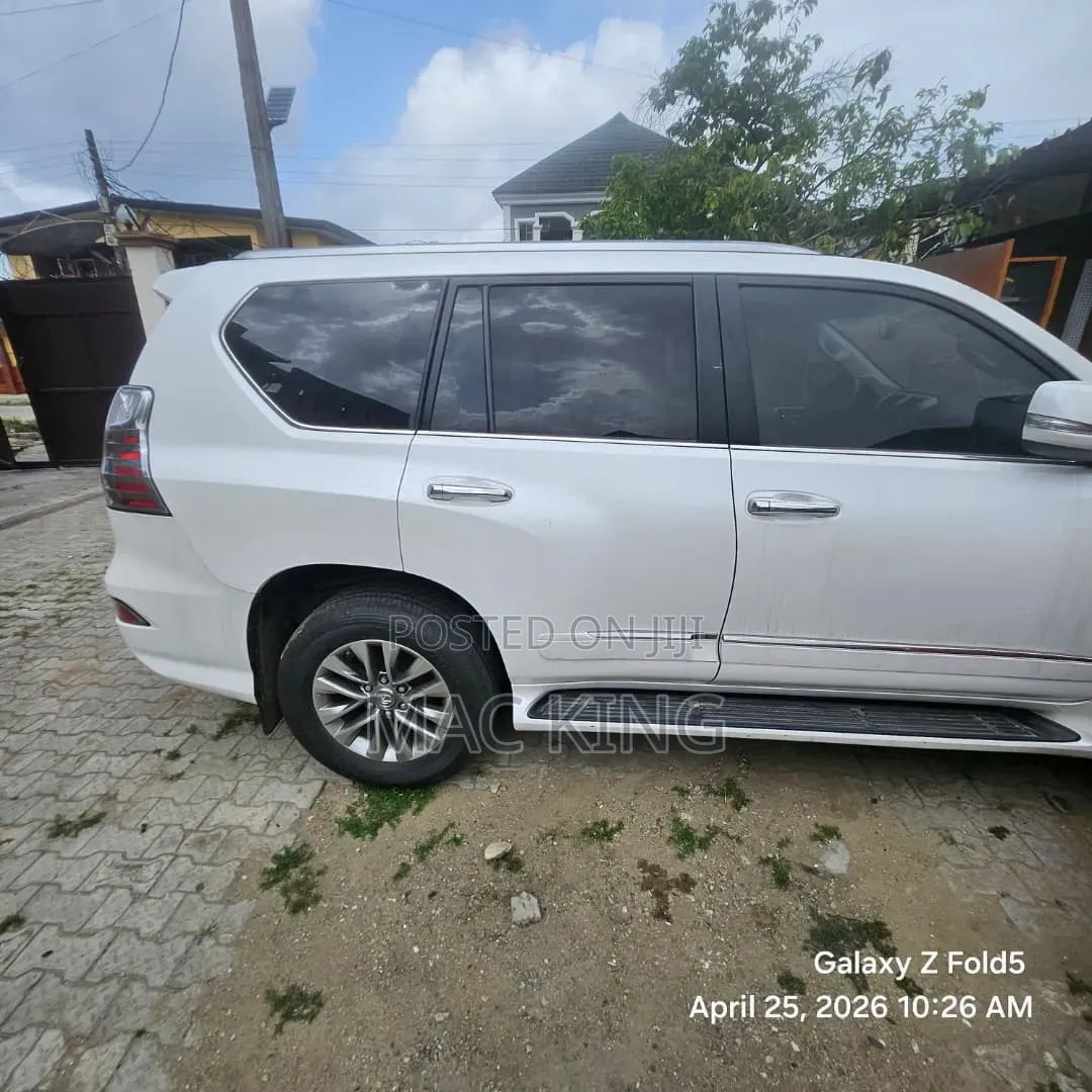 Lexus GX 2018 White