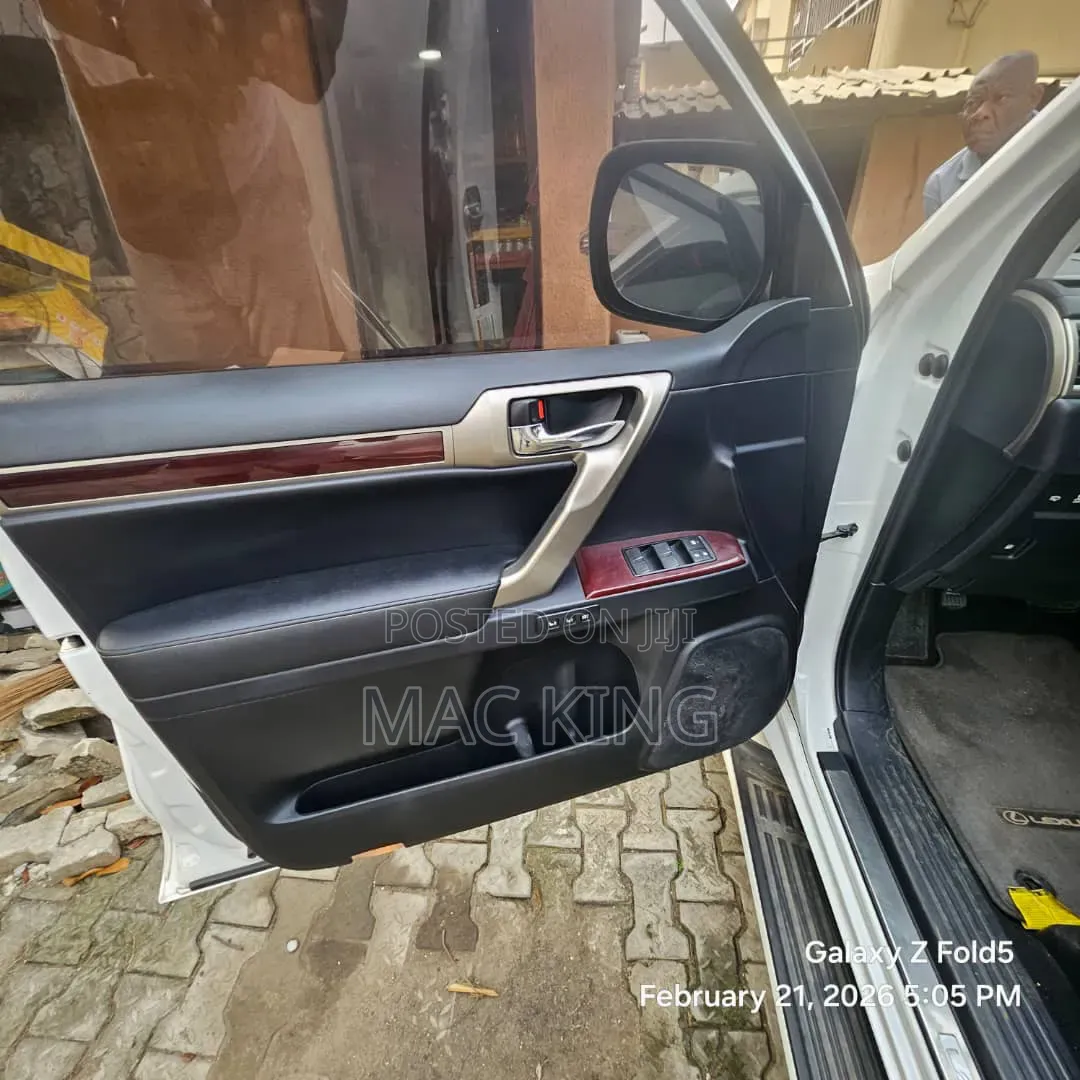 Lexus GX 2018 White