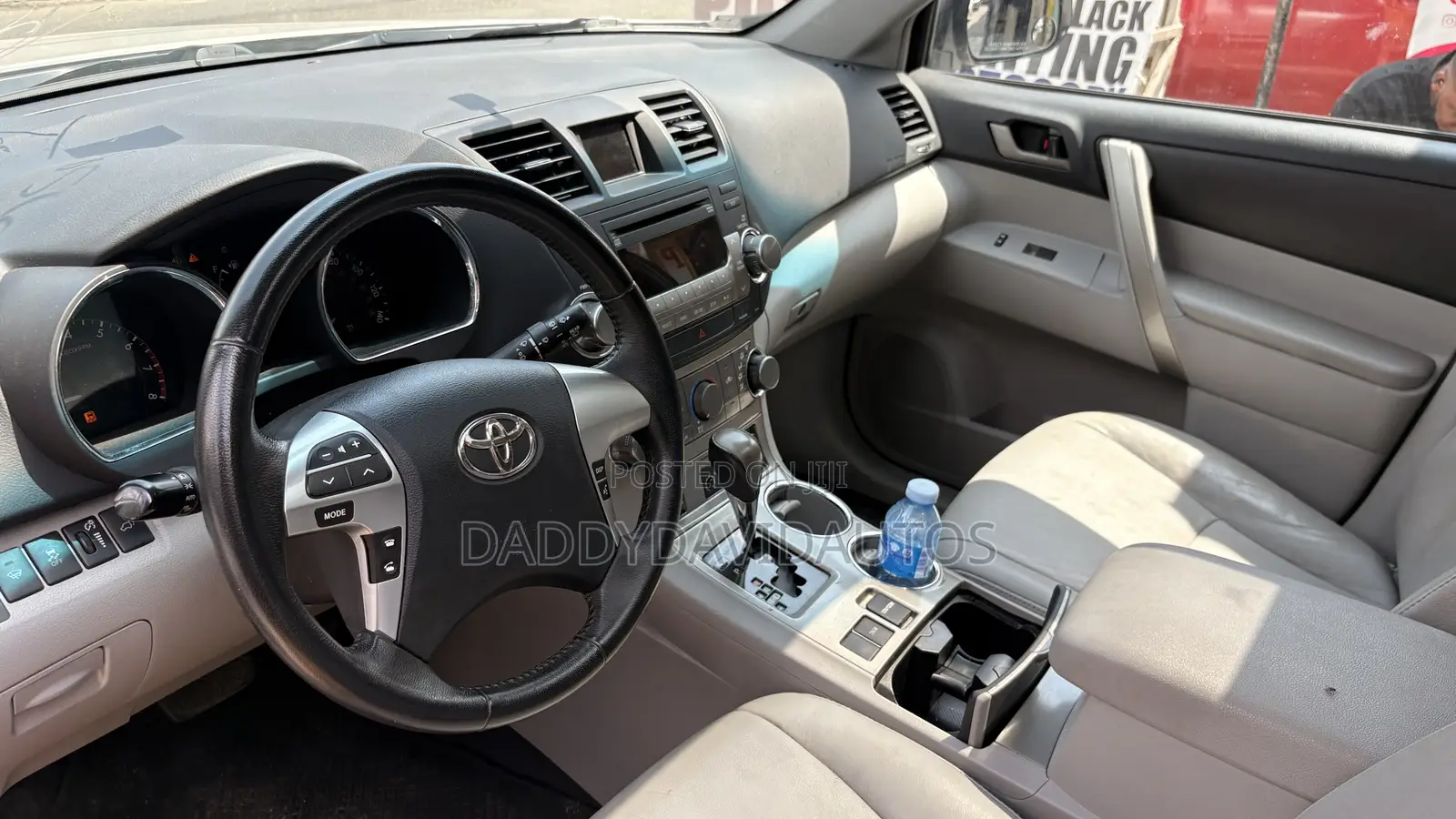 Toyota Highlander SE 2012 White